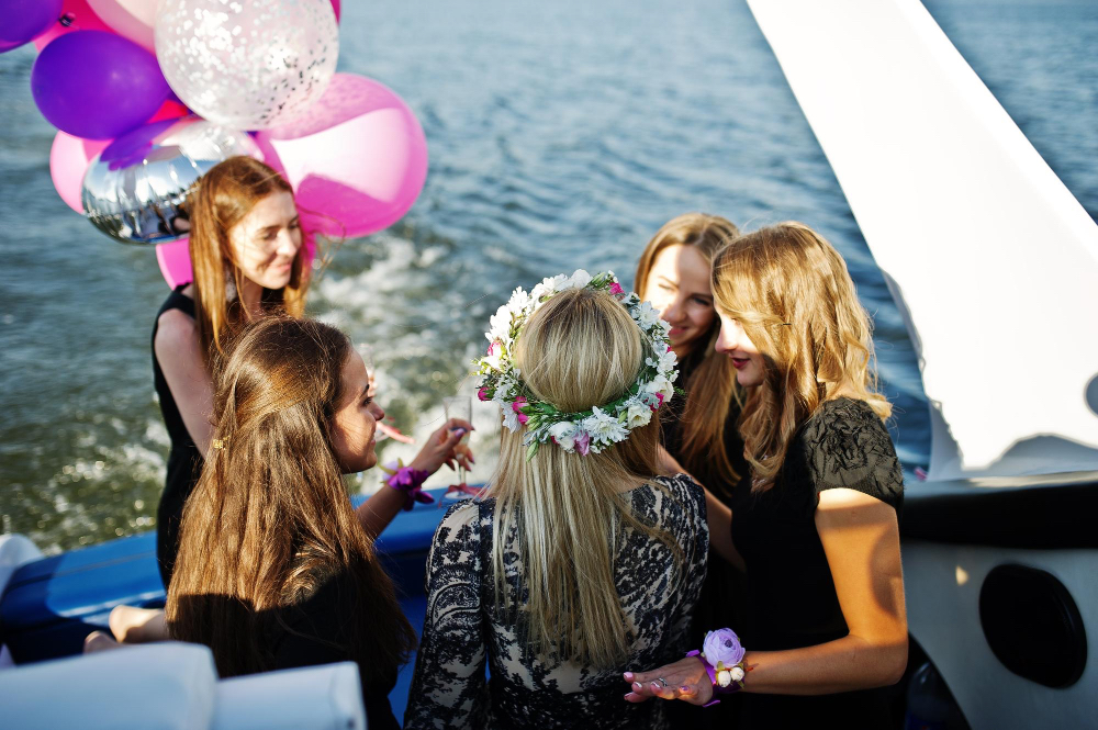 Chicago Bachelorette Party on a Yacht – The Ultimate Planning Guide