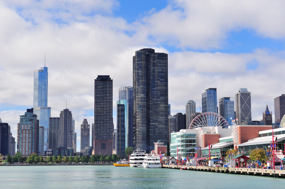 How to See the Navy Pier Fireworks from a Boat – Best Views & Booking Tips