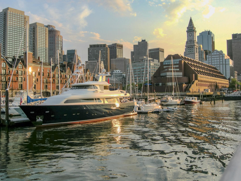 How to Book a Yacht Charter in Chicago for 2027